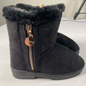 NWT Bebe Little Girls Black Faux Fur Lined Trendy Boots Gold Accents - Size 12